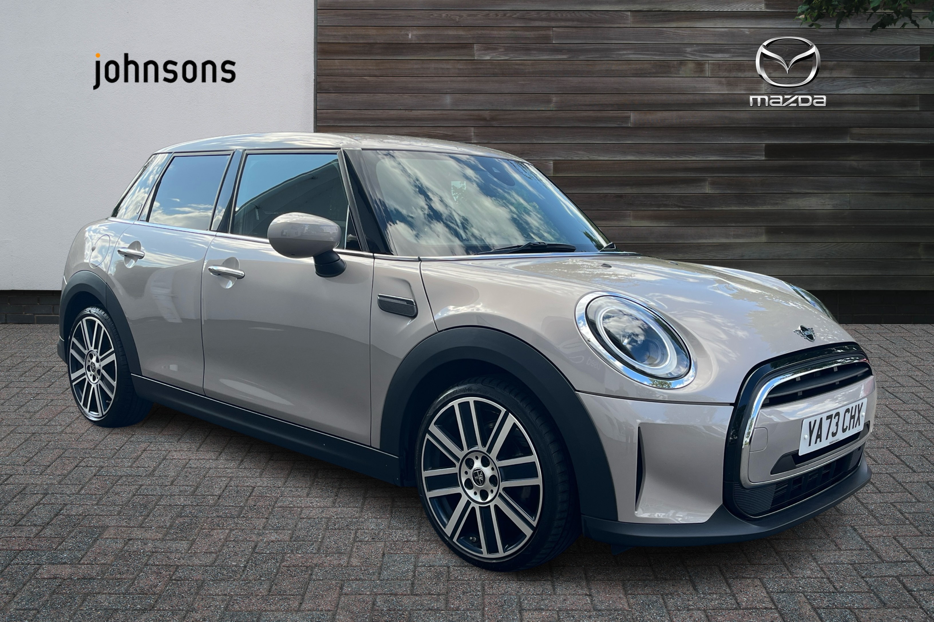 MINI Hatchback listing photo