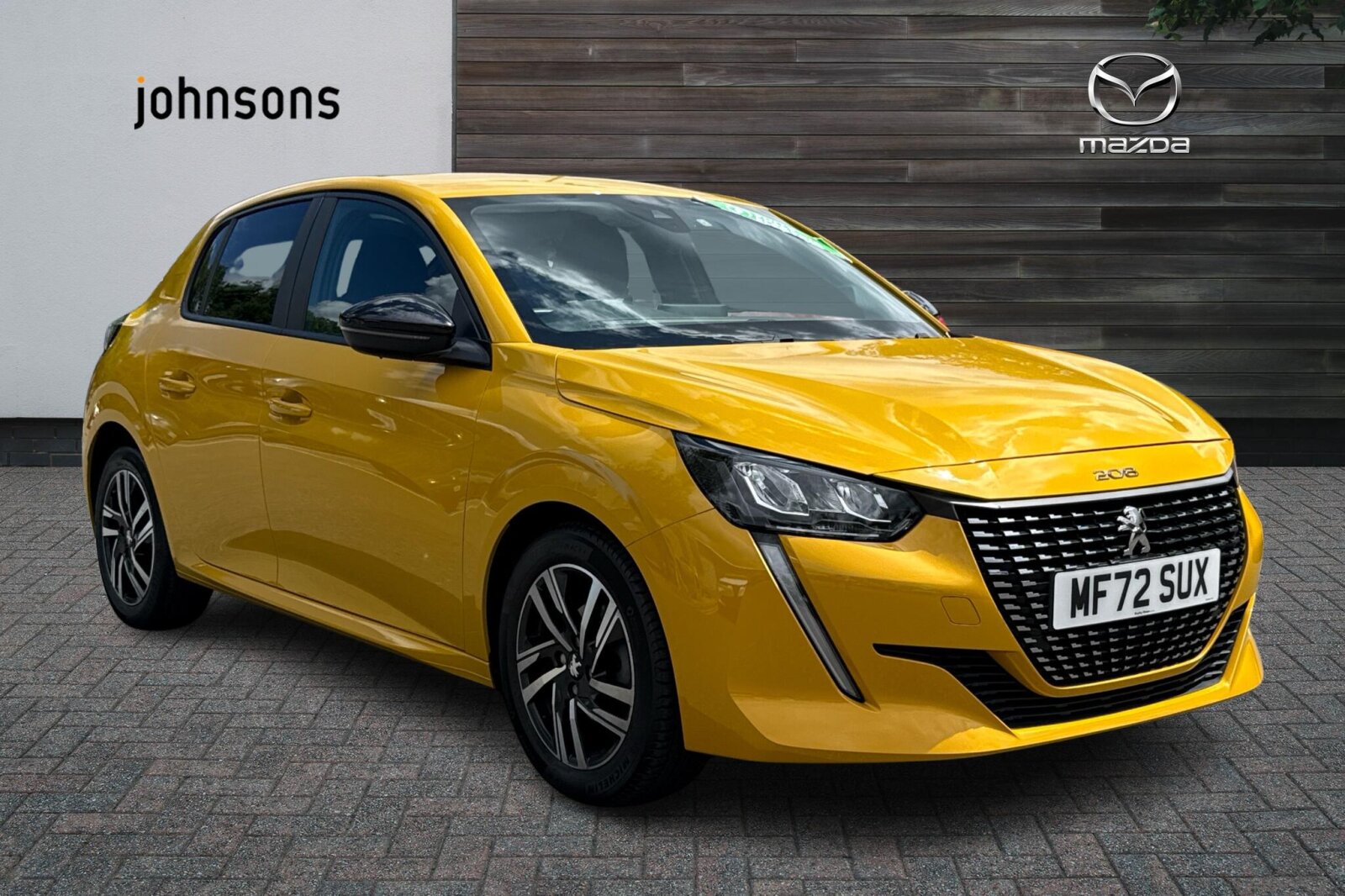 Peugeot 208 listing photo