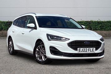 2022 FORD FOCUS 1.0 ECOBOOST HYBRID MHEV TITANIUM 5DR AUTO FSH WINTER PACK LOW MILES... photo