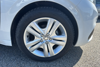 Peugeot 208  puretech 82ch s&s bvm5 Signature