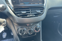 Peugeot 208  puretech 82ch s&s bvm5 Signature
