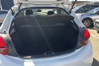 Peugeot 208  puretech 82ch s&s bvm5 Signature