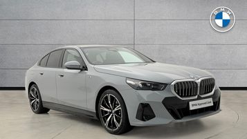 2025 BMW 5 SERIES 530E M SPORT SALOON HOME DELIVERY AVAILABLE 2025 AUTOMATIC 10,077 MILES PETROL... photo