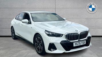 2025 BMW 5 SERIES 520I M SPORT SALOON HOME DELIVERY AVAILABLE 2025 AUTOMATIC 7,437 MILES PETROL... photo