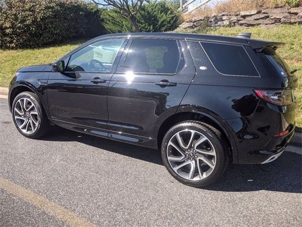 Range Rover Discovery Sport Red  : Land Rover Introduced Its Discovery Sport Back In 2015, And It�s Gone On To Become One Of The Brand�s Most Popular Models.