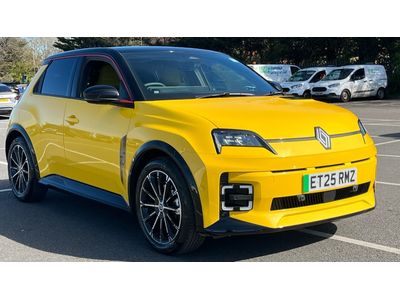 2025 RENAULT 5 RENAULT 5 90KW ICONIC FIVE URBAN RANGE 40 KWH 5DR AUTO 22,169... photo