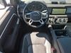 LAND ROVER Defender SE