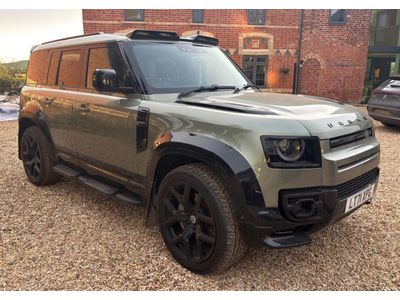 Land Rover Defender 3.0 D300 MHEV SE Hard Top SUV Auto 4WD MWB Euro 6 (s/s) 5dr