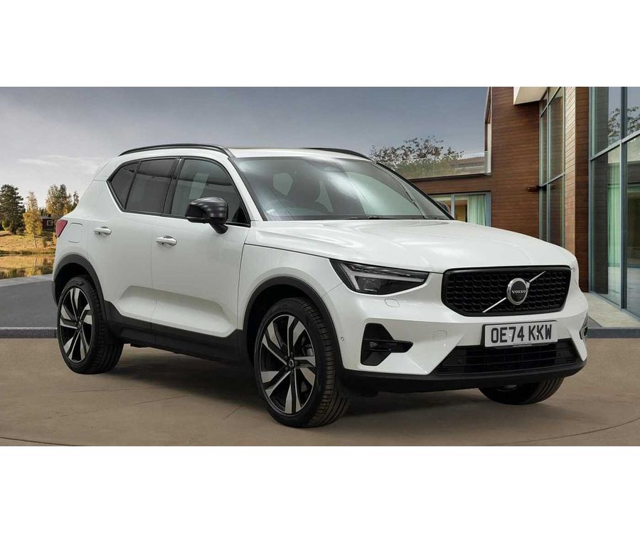 2024 VOLVO XC40