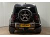 Land Rover Defender D250 X-Dynamic SE