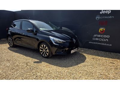 2023 RENAULT CLIO 1.6 E TECH FULL HYBRID 145 EVOLUTION 5DR AUTO 12,795 WAS 13,295... photo