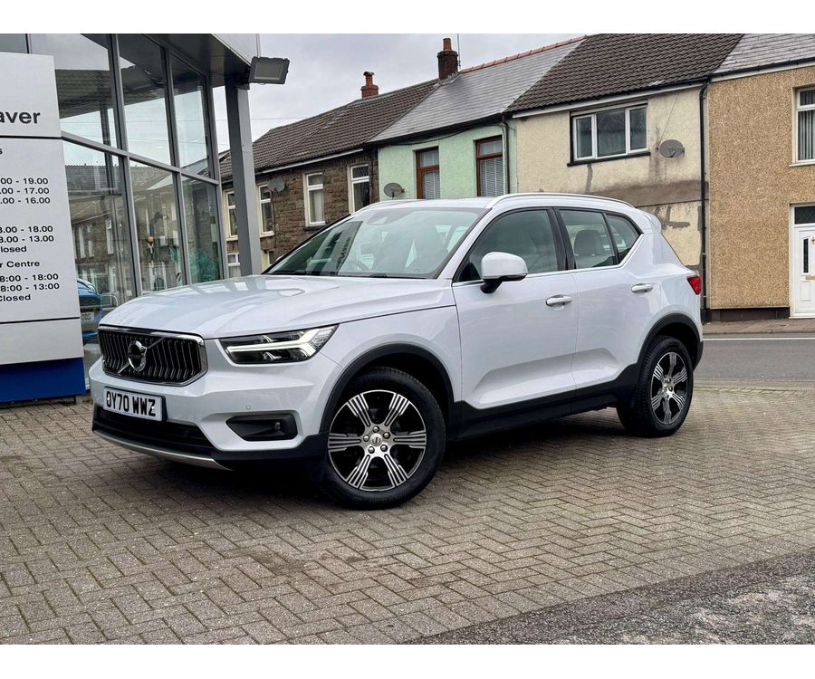 2020 VOLVO XC40