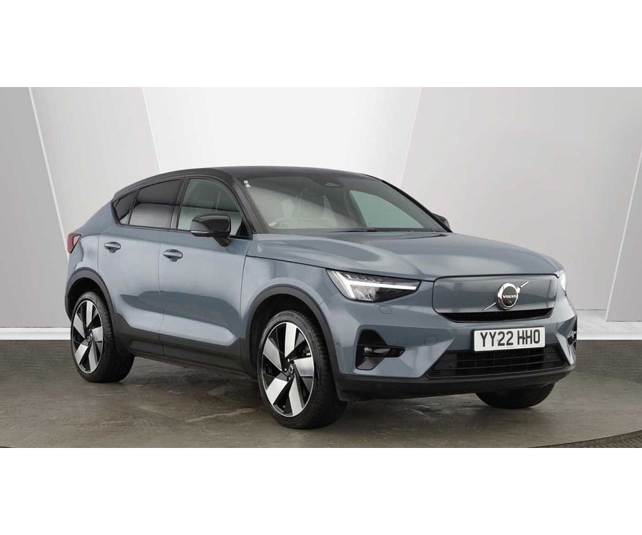 2022 VOLVO C40