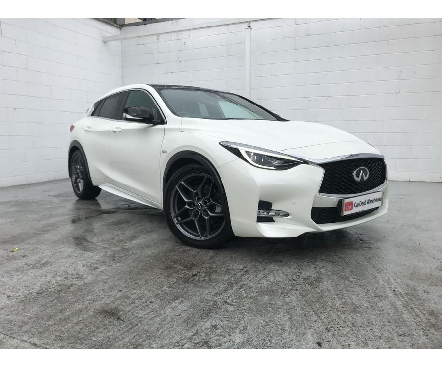 INFINITI Q30