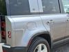 LAND ROVER Defender SE