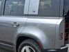 LAND ROVER Defender SE