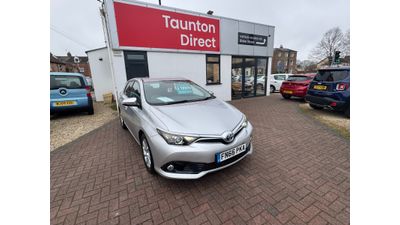 2016 AURIS 1.8 HYBRID ICON 5DR CVT 10,995 MILEAGE 59,500 MILES FUEL TYPE PETROL... photo