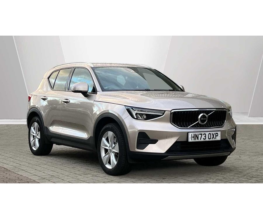 2023 VOLVO XC40