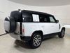 LAND ROVER Defender SE