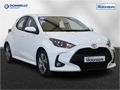 2024 TOYOTA YARIS 1.5 HYBRID ICON 5DR CVT 14,995 237.94 PER MONTH MILEAGE 41,068 MILES... photo