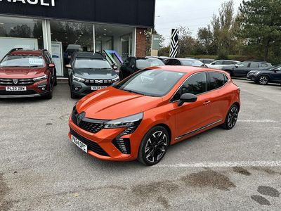 2024 RENAULT CLIO 16,990 MILEAGE 13,020 MILES FUEL TYPE HYBRID TRANSMISSION AUTOMATIC DISTANCE FROM POSTCODE... photo