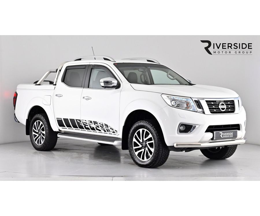 2017 NISSAN NAVARA