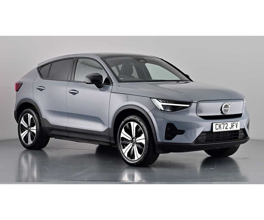 2022 VOLVO C40