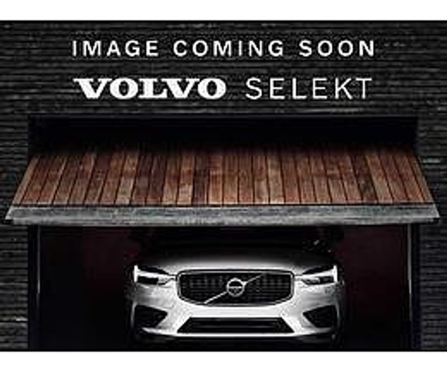 2017 VOLVO V40