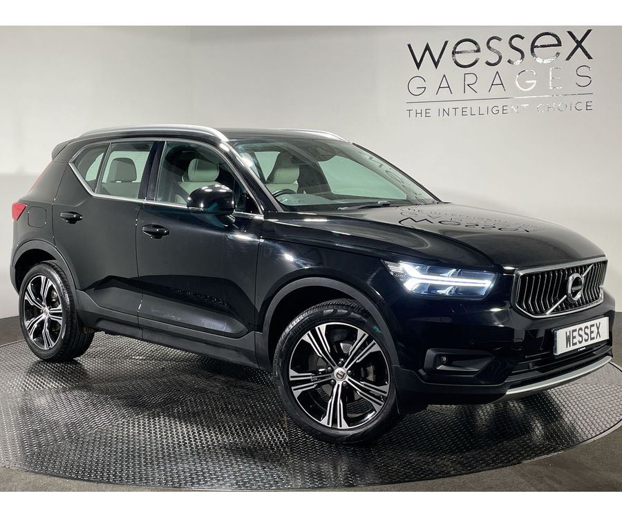 2020 VOLVO XC40
