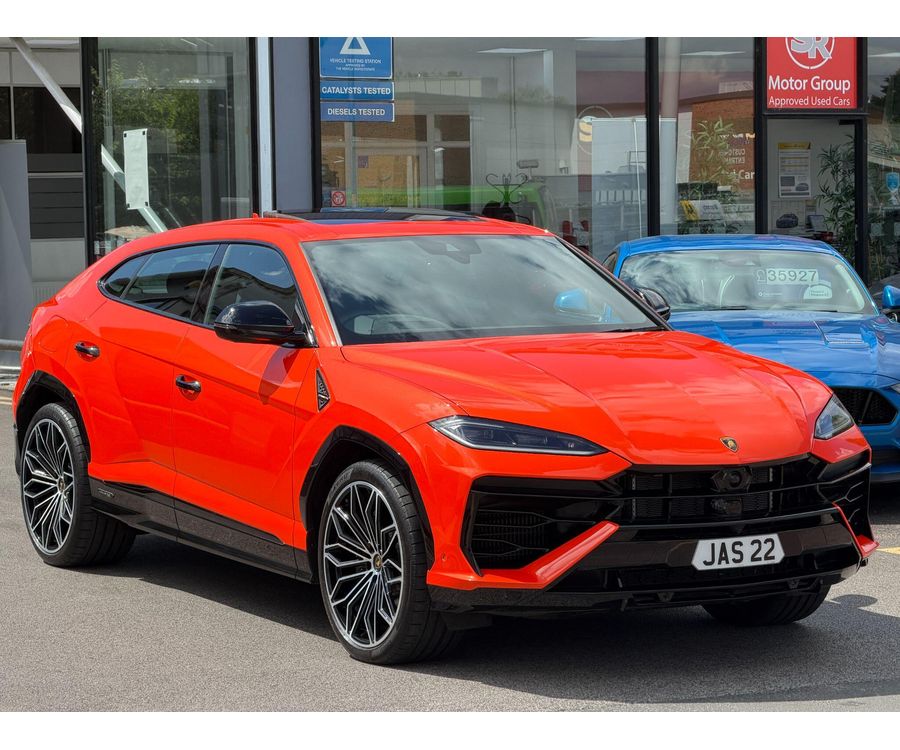 LAMBORGHINI URUS