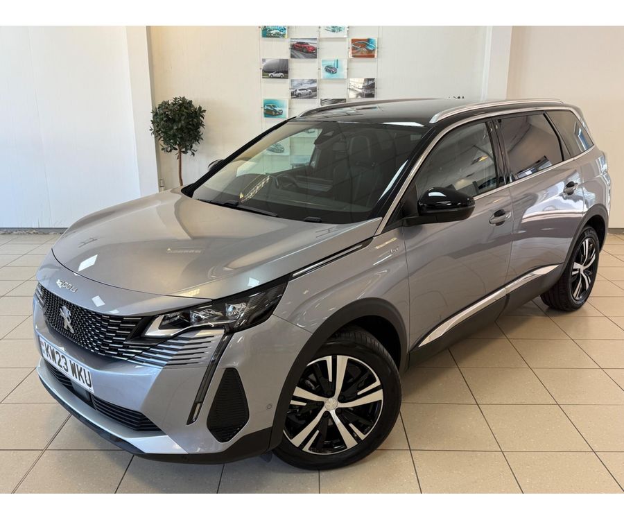 2023 PEUGEOT 5008