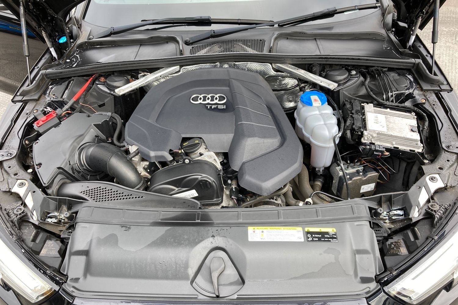 Audi A4 Avant Black Edition 1.4 TFSI 150 PS 6-speed