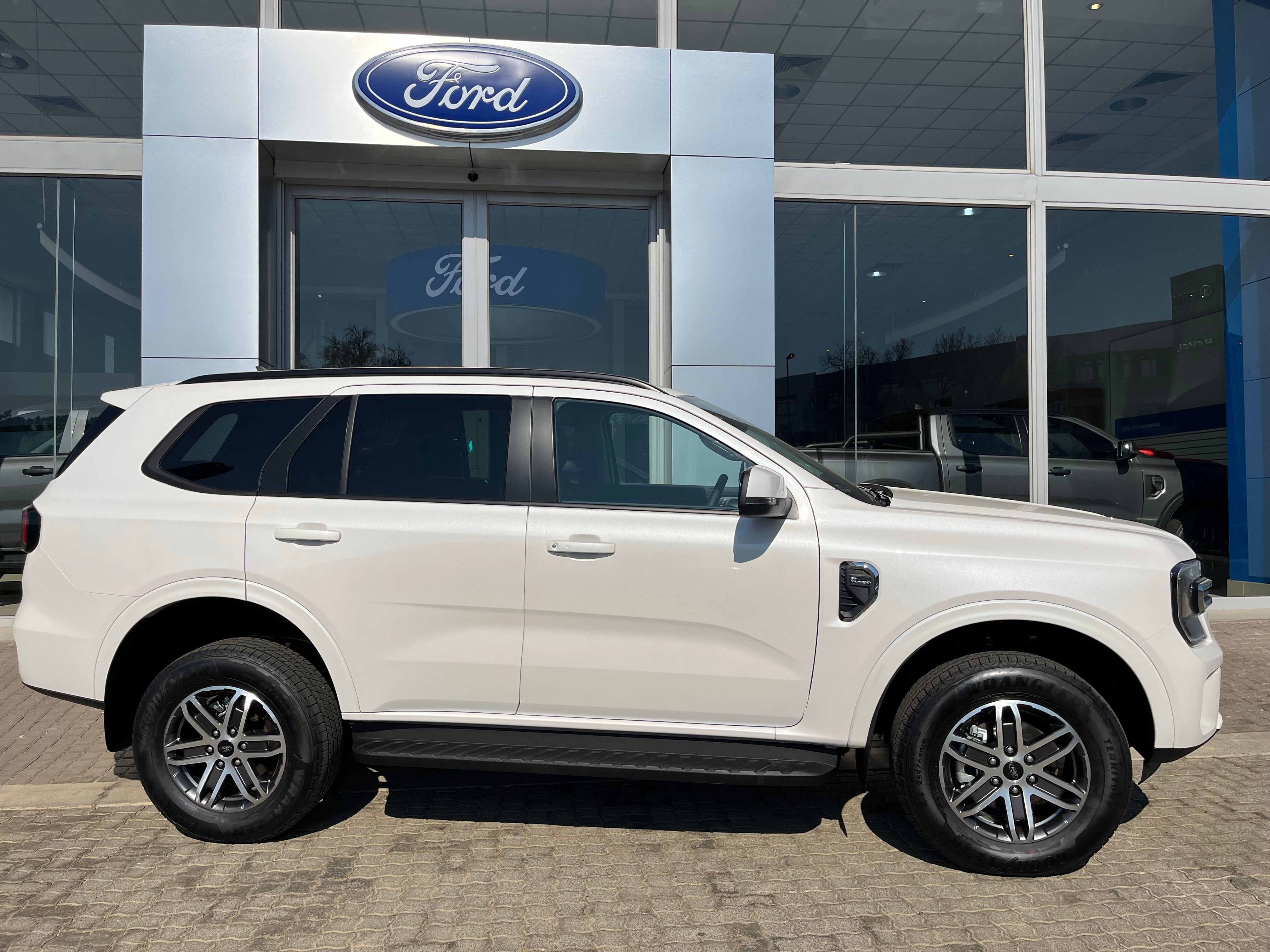 2024 Ford EVEREST 2.0L XLT 10AT 4X2